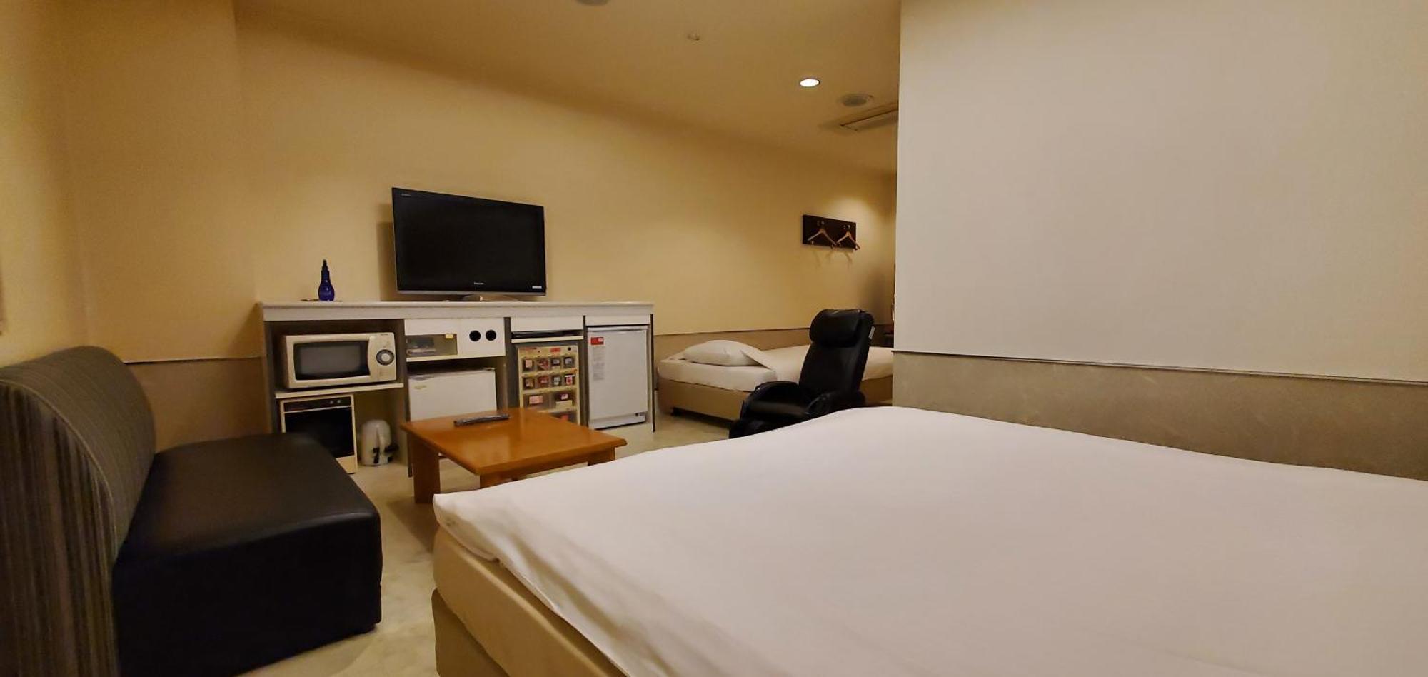 Hotel Golf Tsunashima (Adults Only) Йокохама Екстериор снимка