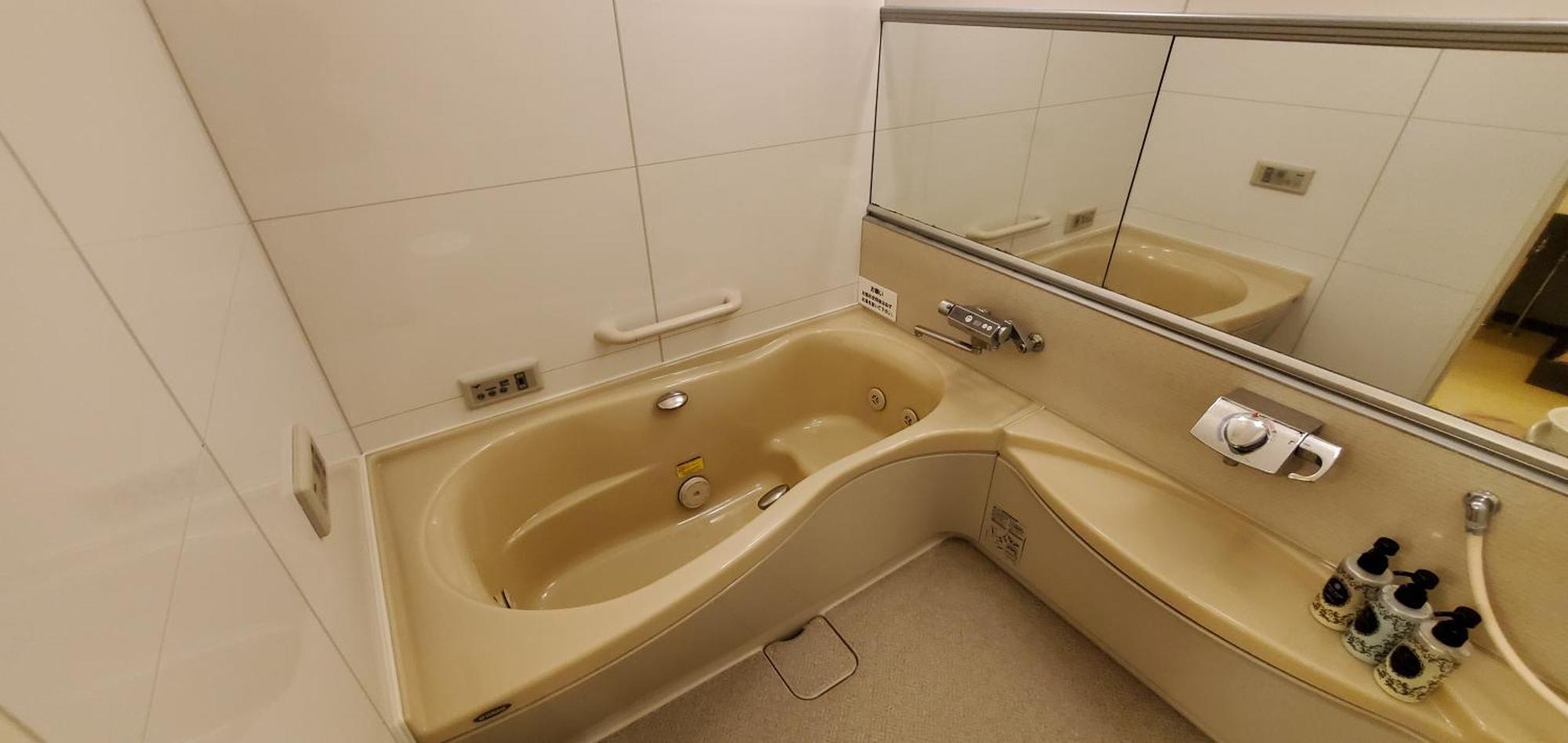 Hotel Golf Tsunashima (Adults Only) Йокохама Екстериор снимка